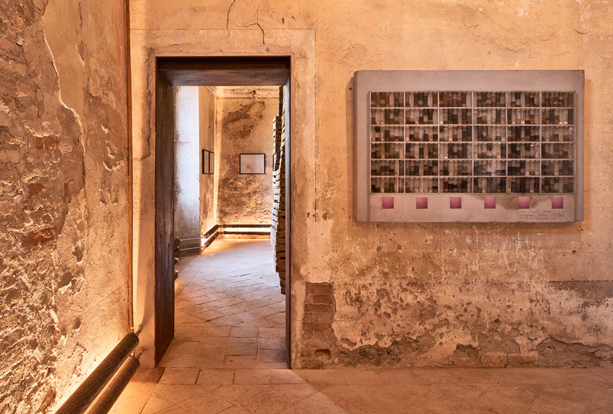 The Shit Museum, Italy